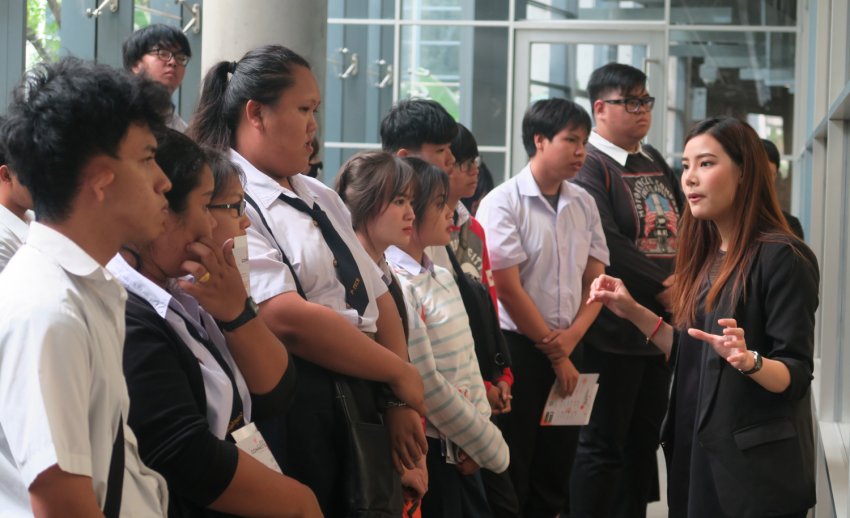 ไทยพีบีเอส ต้อนรับคณะเยี่ยมชมจากวิทยาลัยเทคโนโลยีปทุมธานี
