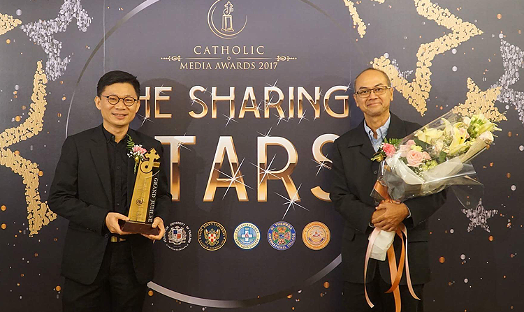 “ลุยไม่รู้โรย สูงวัยดี๊ดี” คว้ารางวัล “สื่อมวลชนดีเด่น Grand Jubilee Award 2017”<