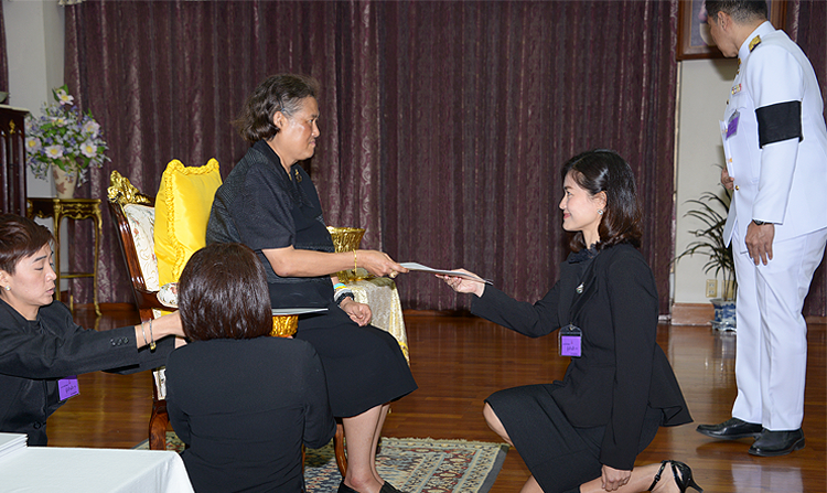 ไทยพีบีเอสเข้ารับพระราชทานของที่ระลึกจาก สมเด็จพระกนิษฐาธิราชเจ้า กรมสมเด็จพระเทพรัตนราชสุดาฯ สยามบรมราชกุมารี<