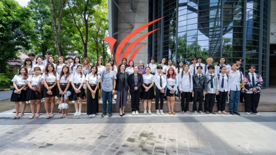 มธบ. เยี่ยมชมไทยพีบีเอส ศึกษาการทำงานสื่อในยุคดิจิทัล 